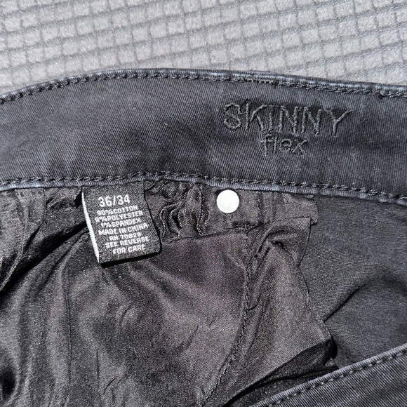 LIMITED TIME $5 ITEM!! Rue21 Men's Relaxed Black Jeans - Picture 6 of 6